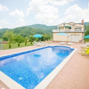 Comfortable apartment with a shared swimming pool for up to 6 persons