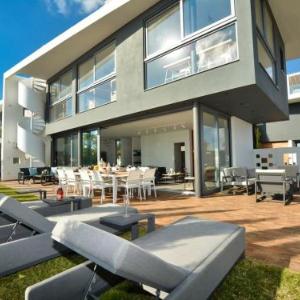 Villa Limni Dyo - Luxurious Contemporary 3 Bedroom Villa With Sea Views And Hot