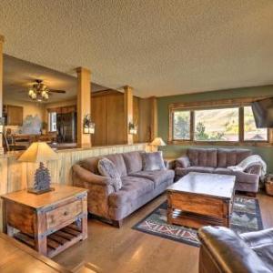 Ski-In and Ski-Out Granby Ranch Condo with Balcony!