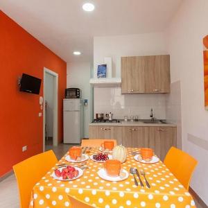 orange apartment 4 pax city center all the comfort