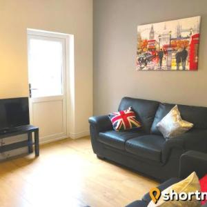 SHORTMOVE - Sleeps 6 3 bathrooms. Great for Contractors