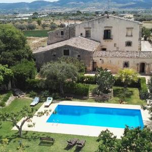 Exclusive Sicilian Villa with pool - 12 beds