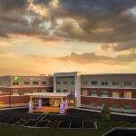 Holiday Inn Express and Suites Lockport