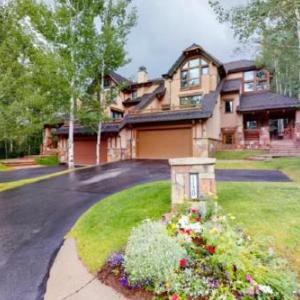 Owl Creek 4 Bedroom Luxury Home Ski-in Ski-out