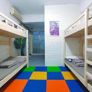 Shenzhen North Station Air-conditioned Bedroom