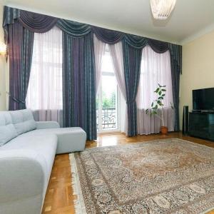 Spacious 3-bedroom apartment in the center of Kiev