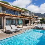 Elegant 4 Bedroom Ava Villa in Camps Bay