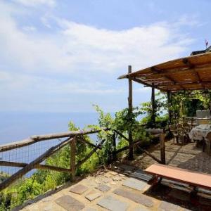 San Michele Holiday Home Sleeps 8 with Pool and Air Con