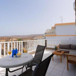 Apartment in Amadores with terrace pool and great views