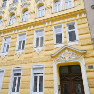 Apartment for 4 near Augarten Donaukanal & U4 & U2 Metro