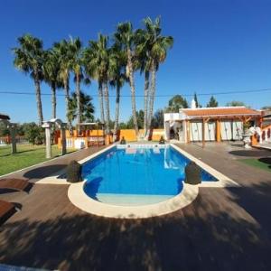 Countryside Villa with Jacuzzi and Pool