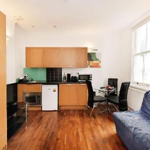 Kensington Comfort Apt 12 - Deluxe 1 BR