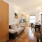 Kensington Comfort Apt 11 - Superior 1 BR London 