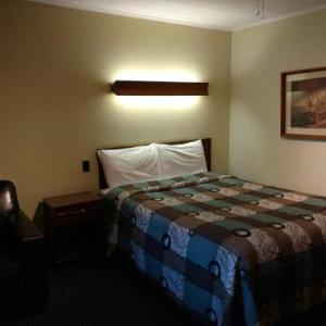 Hotels near Curling Club of Collingwood - Mariner Motor Hotel