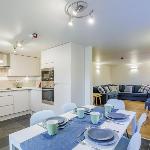 Ground floor apartment 2 king beds 1 double Windermere 