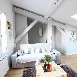 Comfy Attic Apartment near Grand Théâtre