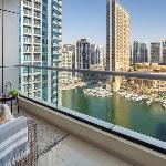 Stylish 1BR With Stunning Marina Views! Dubai