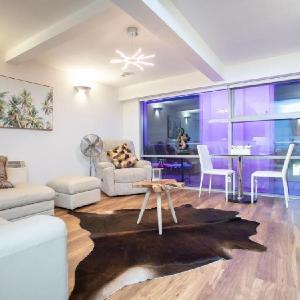 Live in Leeds Millenium Square Apartment