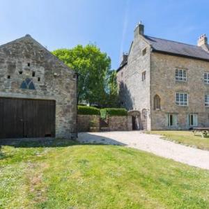 Caldicot Chateau Sleeps 16 WiFi