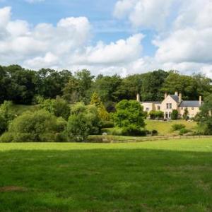 Rackenford Chateau Sleeps 18 WiFi T772832