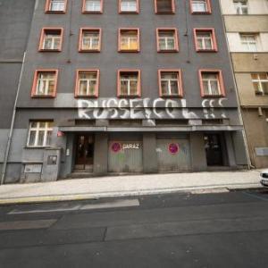 Boris' apartments - Bookshop owner's authentic apartment next to the Dancing house