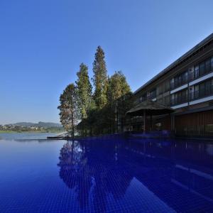 Baiyun Lakeside Hotel