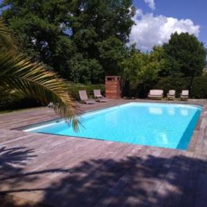 Studio on 1500 m plot air con garden swim pool jacuzzi - 5min St Paul