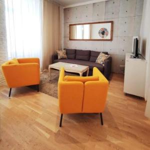 Apartment With Balcony for 4 near Westbahnhof & Mariahilfer Strasse