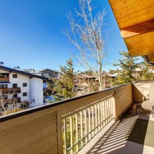 Ski-In/Ski-Out Silver Lakes Getaway