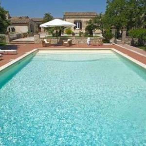 Ragusa Ibla Villa Sleeps 6 with Pool Air Con and WiFi