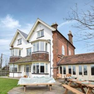 Aldeburgh Villa Sleeps 14 with WiFi