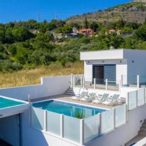 Two-Bedroom Holiday Home in Srinjine