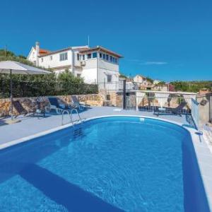 Four-Bedroom Holiday Home in Primosten