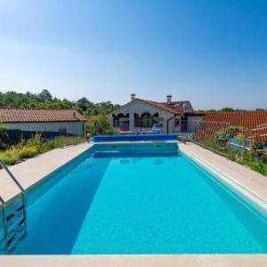 Amazing home in Ruzici with Outdoor swimming pool WiFi and 3 Bedrooms