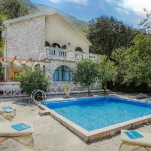 Four-Bedroom Holiday Home in Kotor