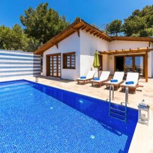 Iskenderun Villa Sleeps 4 with Pool Air Con and WiFi