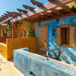 10GR Boutique Hotel & Wine Bar