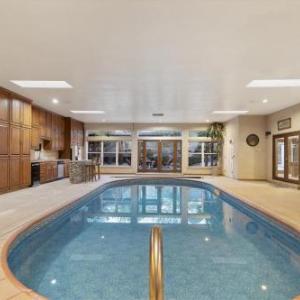 Amazing Family Vacation with Huge Indoor Pool