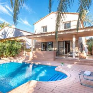 Apart-rent Villa Pani 0109 con piscina y amarre