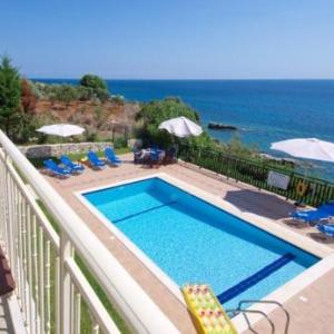 Skala Villa Sleeps 7 with Pool and Air Con