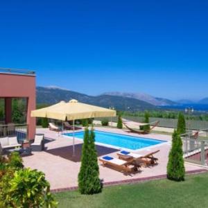 Grizata Villa Sleeps 5 with Pool and Air Con