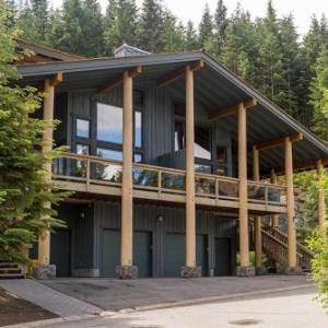 3BR | Taluswood | Ski-in/Ski-out | Private Hot Tub | Wood Burning Fireplace | Parking