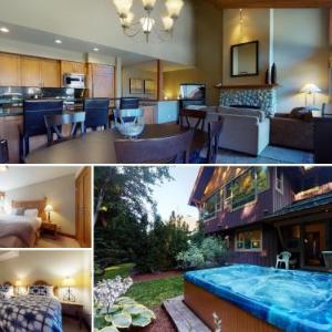 3BR in Montbello Cozy Townhouse Private Hot Tub Near Village Fireplace