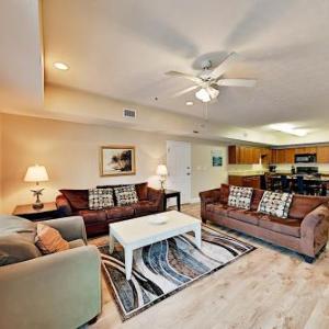 Spacious Pool-View Condo with 5 TVs - Lazy River condo