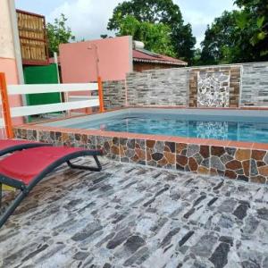 Appartement moderne à Rivière-Pilote avec piscine privée