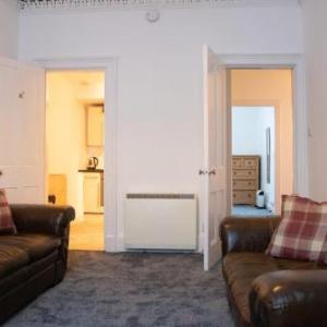 2 Bed Property Near Old Town and Grassmarket