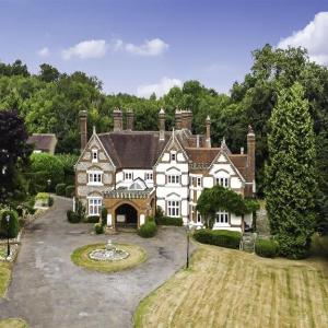 Stunning Surrey Hills Manor Venue Accommodation