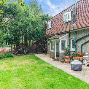 Exclusive Charming Cottage in Surrey