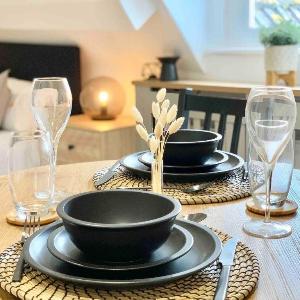 Della Apartments - County Heights 1 min from Beach