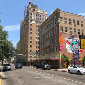 Hotels near Casa Blanca Ballroom Laredo - The Rialto Hotel